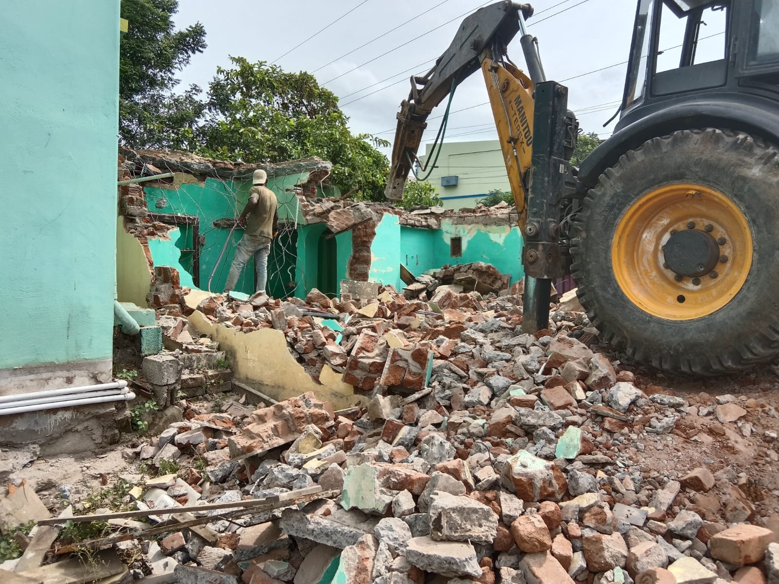 Old House Demolition and Site Clearance in Ganapathy, Coimbatore – Sri Kavi Building Demolisher